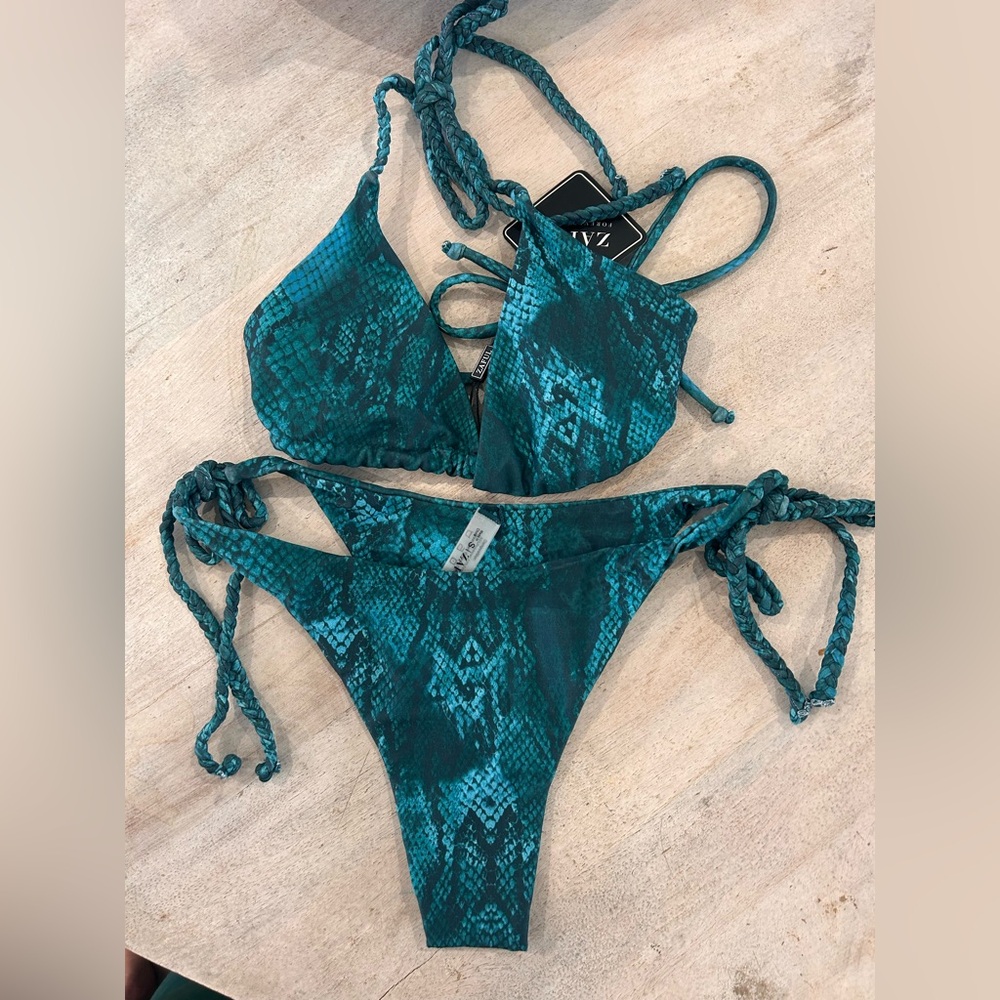 🐍🖤 NWT 🖤🐍 Turquoise Snake piece Print Bikini